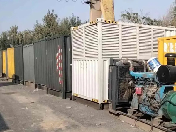 南林乡200KW柴油发电机机组每小时油耗是多少？